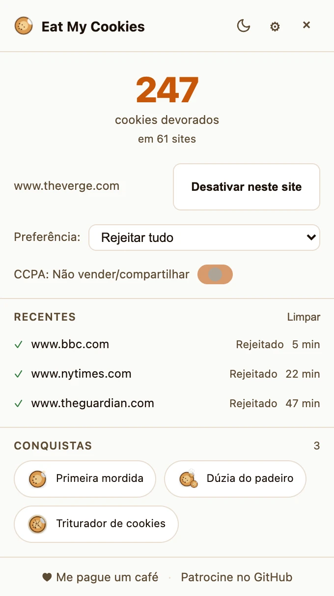 Popup da extensão mostrando o botão «Desativar neste site» ao lado do domínio atual